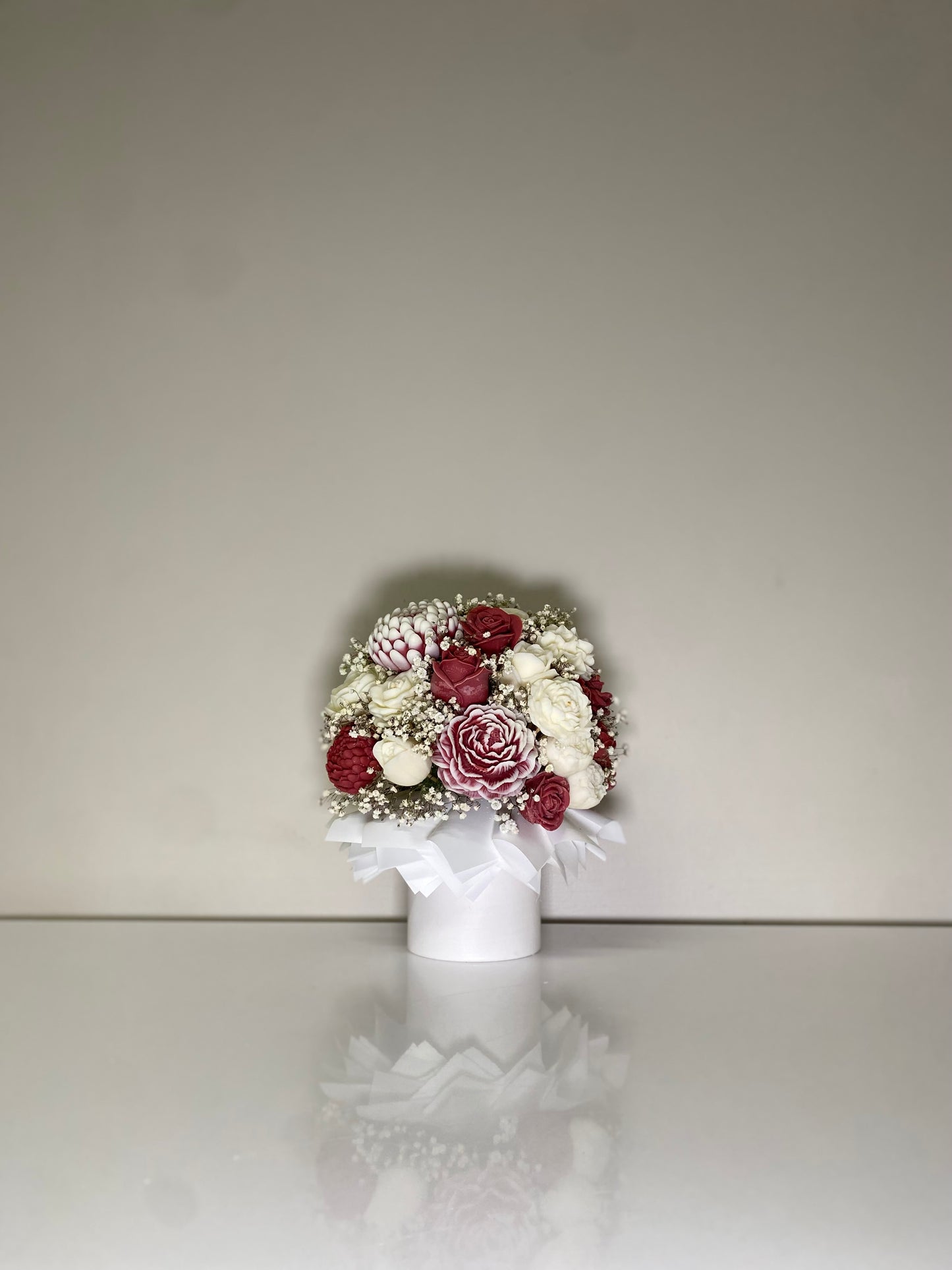 Red & white wax Melt Arrangement