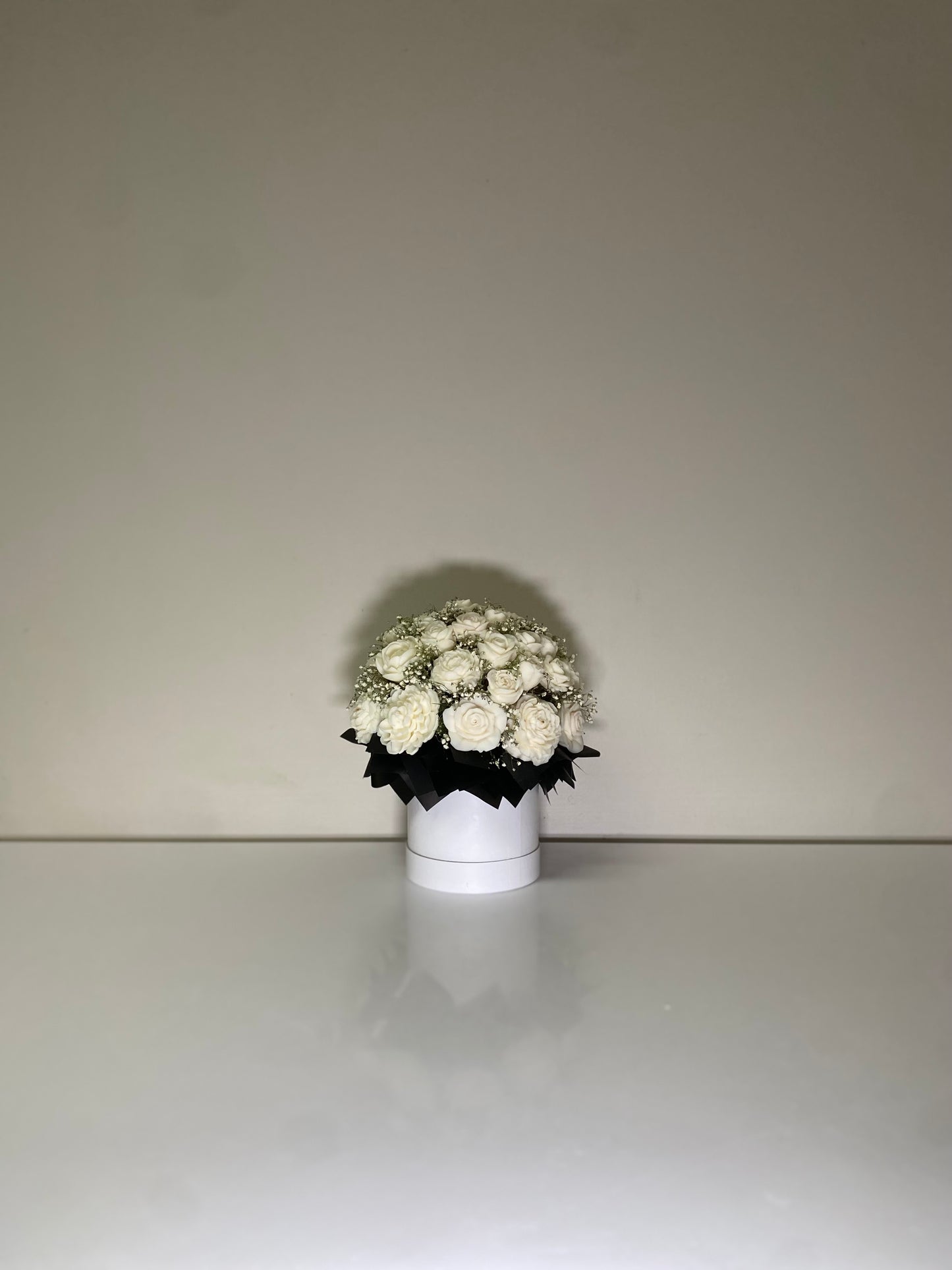 White wax Melt Arrangement