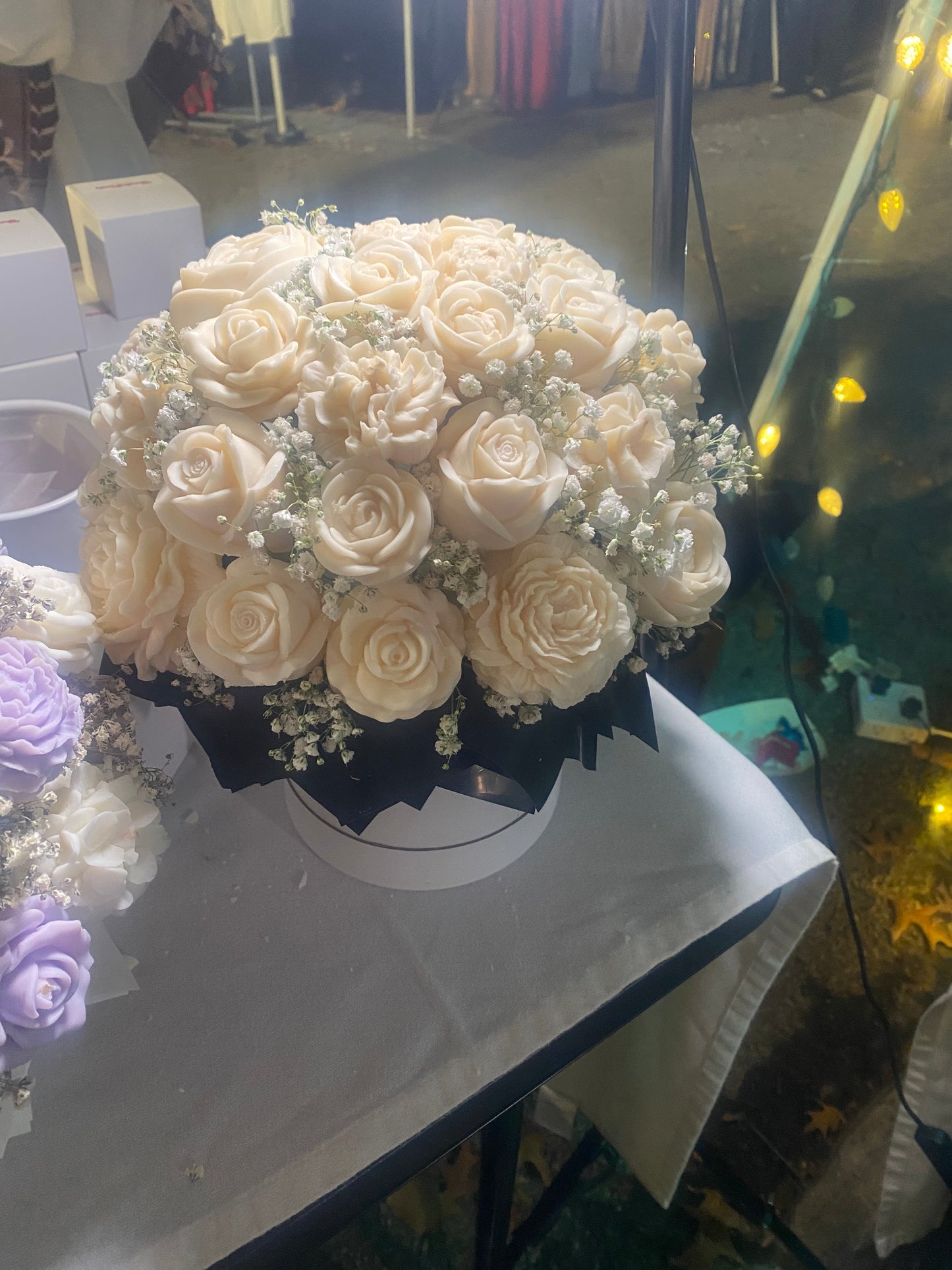 White wax Melt Arrangement