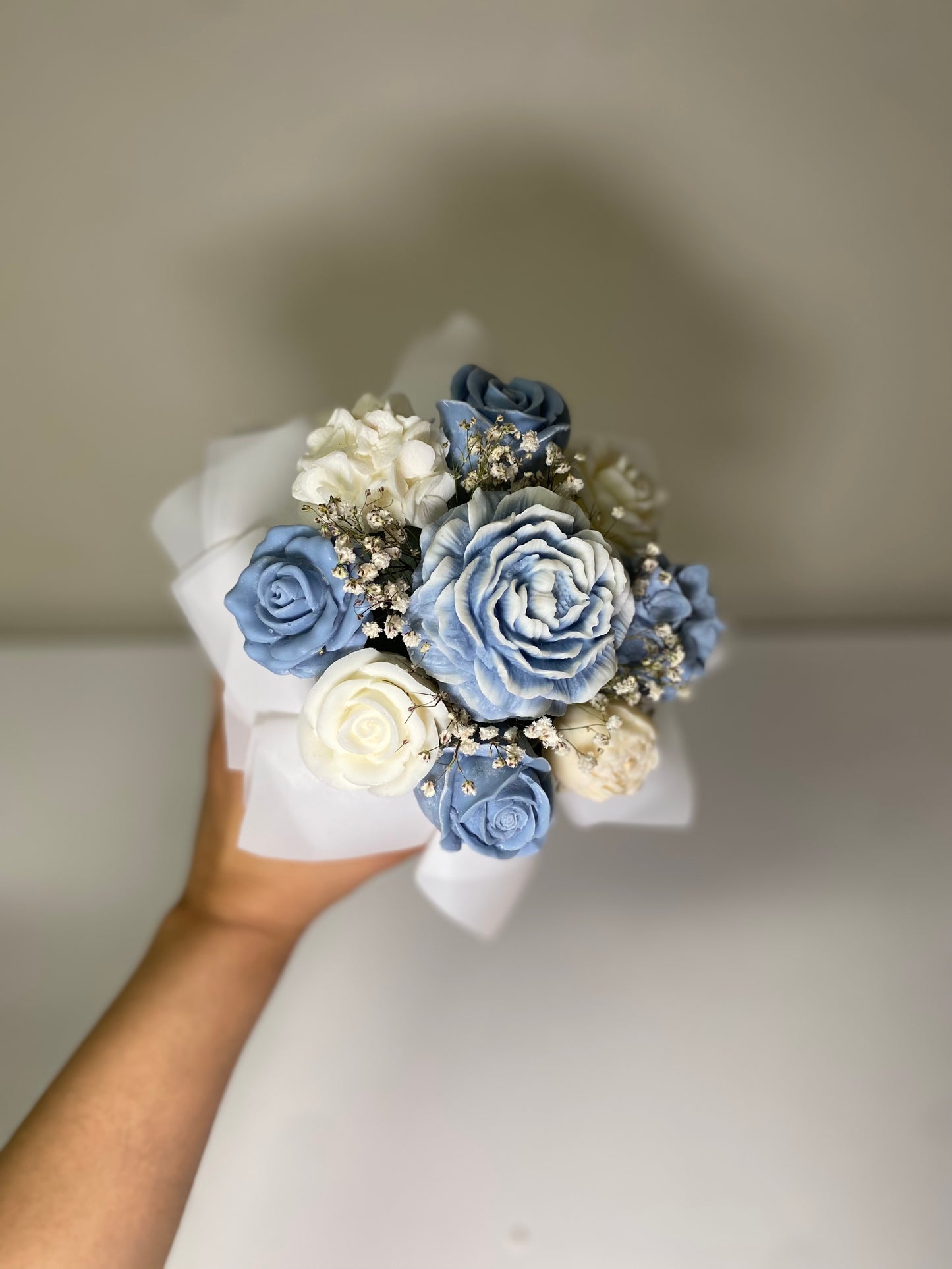 Light Blue & white wax Melt Arrangement