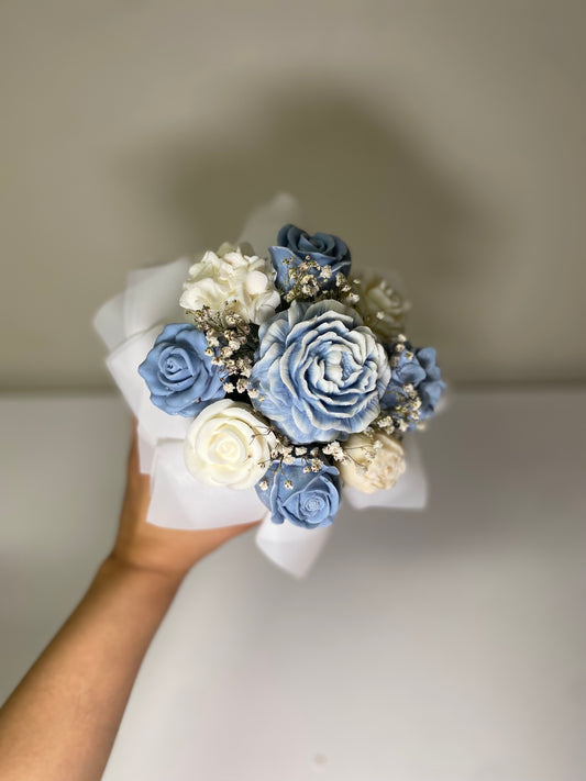 Light Blue & white wax Melt Arrangement