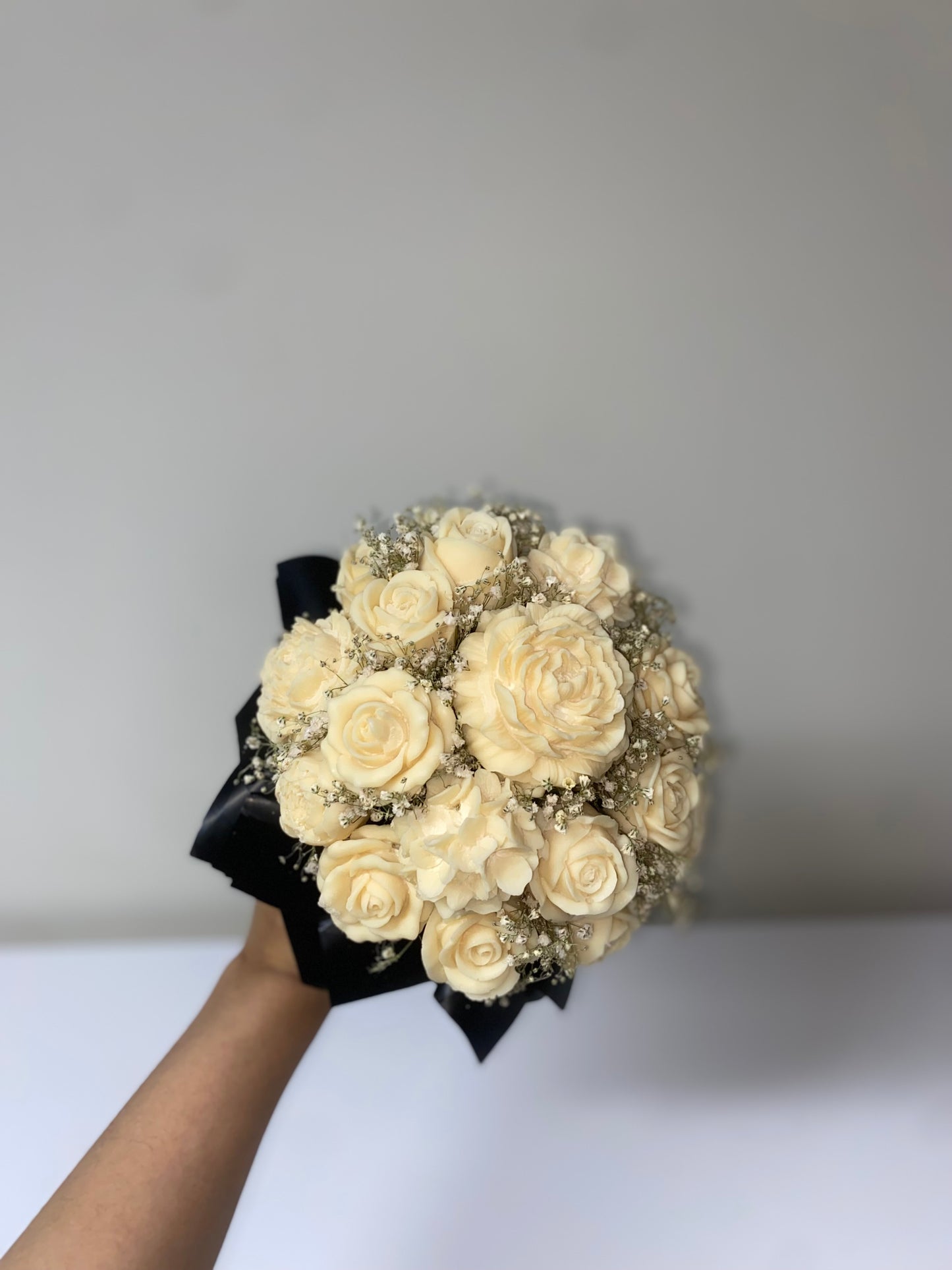 White wax Melt Arrangement