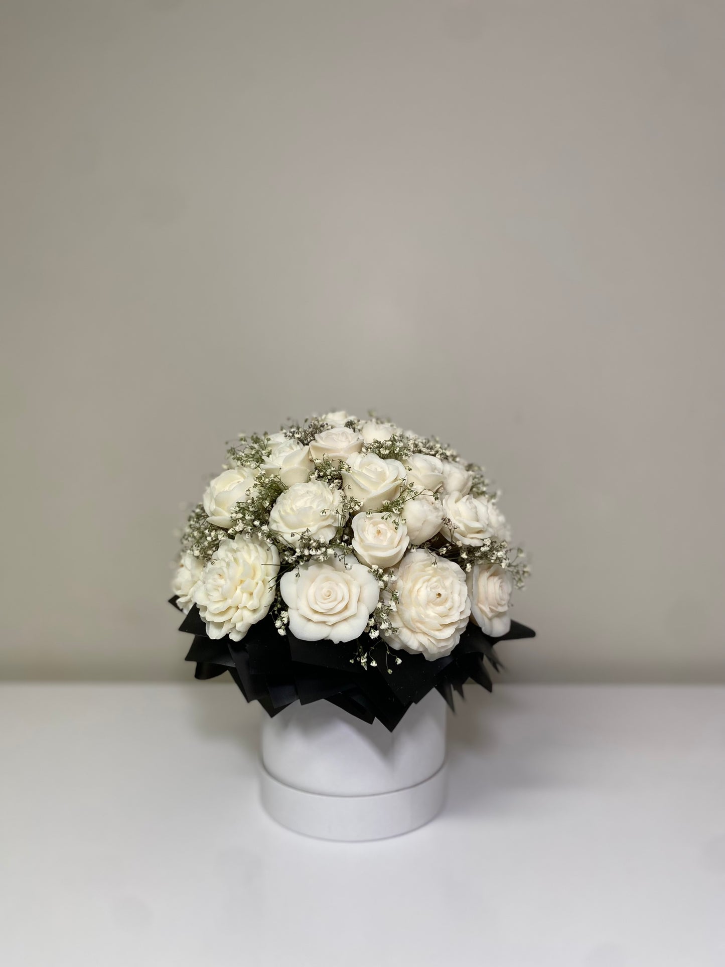 White wax Melt Arrangement